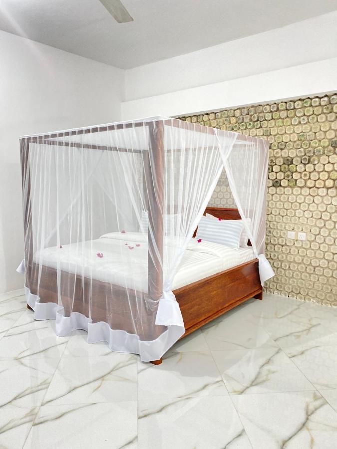 Habibis Bottle House Bed & Breakfast Nungwi Bagian luar foto